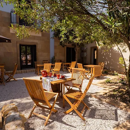 Amoroso - Ospitalita Mediterranea Pensión Agrigento