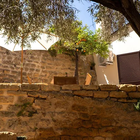 Amoroso - Ospitalita Mediterranea