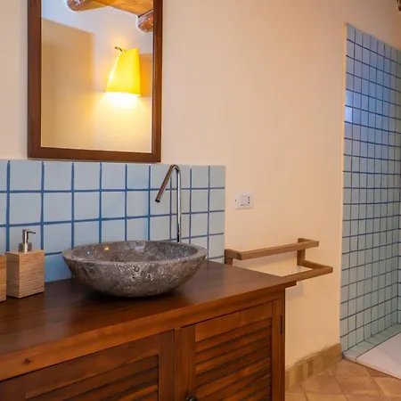 Amoroso - Ospitalita Mediterranea