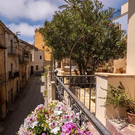 Amoroso - Ospitalita Mediterranea Agrigento