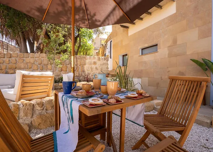 Amoroso - Ospitalita Mediterranea بيت ضيافة