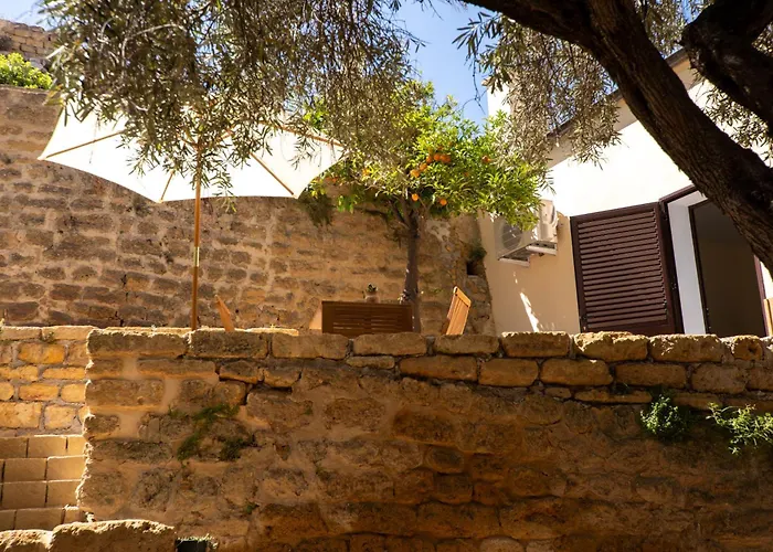 Amoroso - Ospitalita Mediterranea