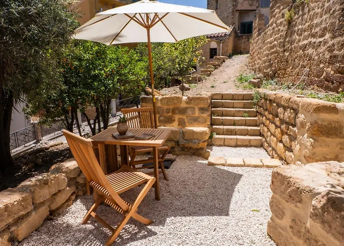 Amoroso - Ospitalita Mediterranea بيت ضيافة 4*